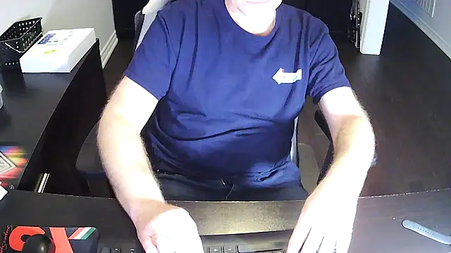 Snapshot of Shalun2000 chatting on April 2026 10:54:02 PM Shalun2000 online show from April 2026 10:54:02 PM