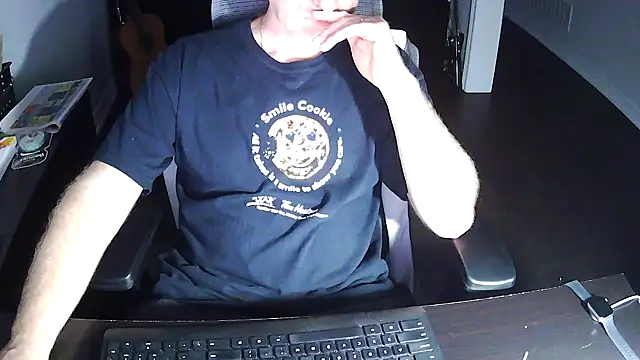 Snapshot of Shalun2000 chatting on June 2026 02:49:01 AM Shalun2000 online show from June 2026 02:49:01 AM