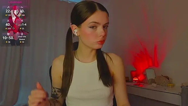 Snapshot of lillly_meow_ chatting on April 2026 04:18:01 AM lillly meow online show from April 2026 04:18:01 AM