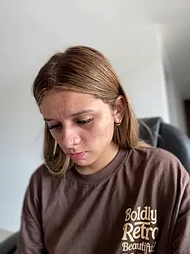 Snapshot of Alison_parkerrr chatting on April 2026 08:15:02 PM Alison parkerrr online show from April 2026 08:15:02 PM