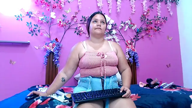 Snapshot of starfishanal21 chatting on April 2026 07:19:01 PM starfishanal21 online show from April 2026 07:19:01 PM