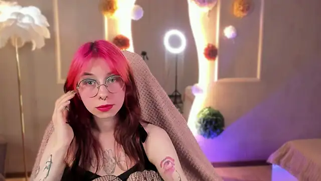 Snapshot of Alice_Nyx chatting on April 2026 08:42:02 PM Alice Nyx online show from April 2026 08:42:02 PM