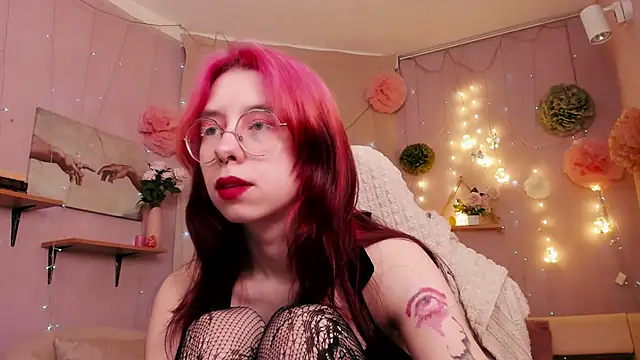 Snapshot of Alice_Nyx chatting on April 2026 08:57:01 PM Alice Nyx online show from April 2026 08:57:01 PM