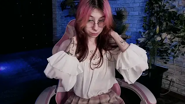 Snapshot of Alice_Nyx chatting on June 2026 08:42:01 PM Alice Nyx online show from June 2026 08:42:01 PM