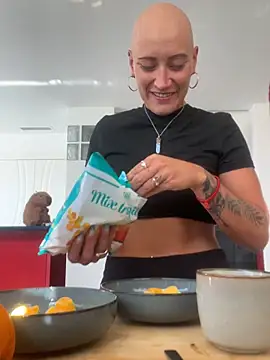 Snapshot of zensorial chatting on April 2026 08:55:01 AM zensorial online show from April 2026 08:55:01 AM