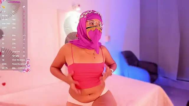 Snapshot of LaylaTemptMe chatting on April 2026 09:24:02 AM LaylaTemptMe online show from April 2026 09:24:02 AM