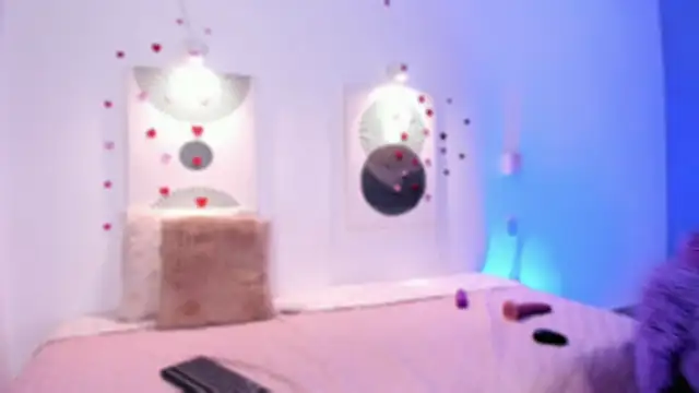 Snapshot of LaylaTemptMe chatting on April 2026 09:15:01 AM LaylaTemptMe online show from April 2026 09:15:01 AM