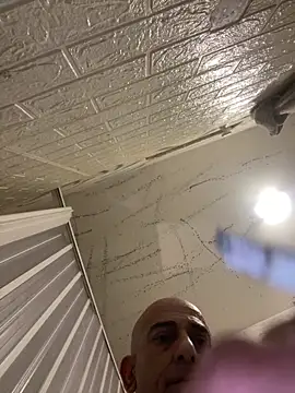 tubeton online show from April 2026 08:22:01 PM