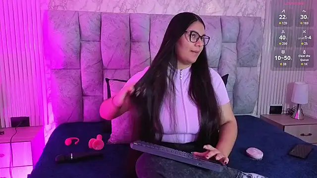 AmeliaCastell online show from April 2026 03:17:01 PM