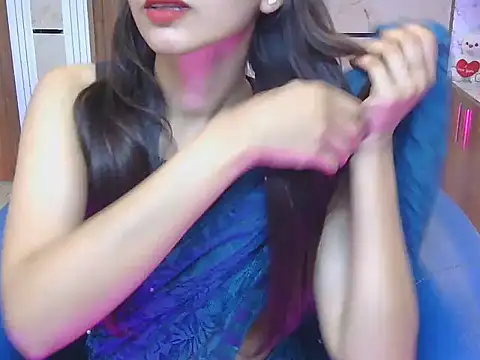 Snapshot of sweeet-Doll chatting on April 2026 05:01:02 AM sweeet-Doll online show from April 2026 05:01:02 AM