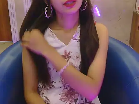 Snapshot of sweeet-Doll chatting on April 2026 05:02:02 AM sweeet-Doll online show from April 2026 05:02:02 AM