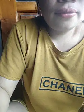 Snapshot of __Amanda__ chatting on April 2026 05:35:02 AM Amanda online show from April 2026 05:35:02 AM