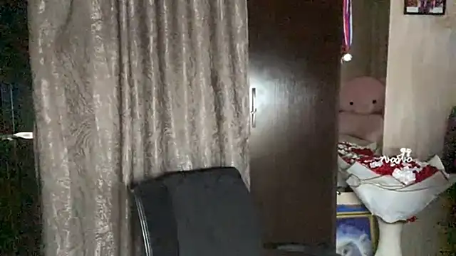 SophieNiktashu online show from April 2026 12:13:01 PM