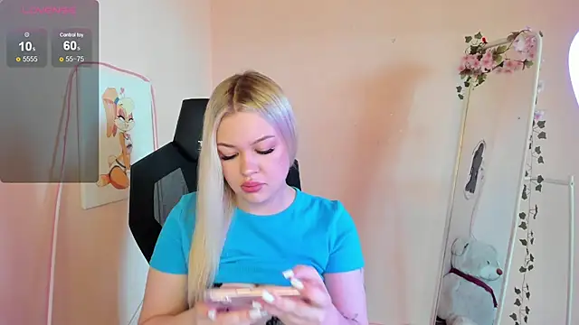 Snapshot of AmeliePeach chatting on June 2026 02:57:01 AM AmeliePeach online show from June 2026 02:57:01 AM