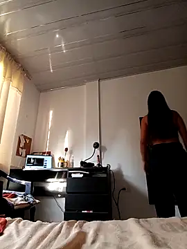 Leticia Hinkley  online show from April 2026 11:59:02 AM