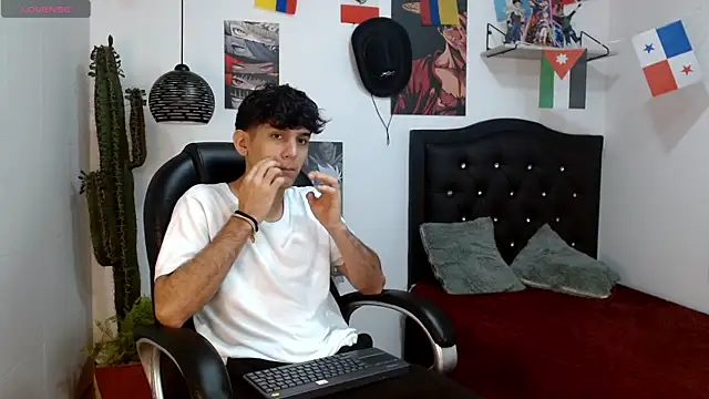 Snapshot of billy_wild chatting on July 2026 11:58:02 AM billy wild online show from July 2026 11:58:02 AM