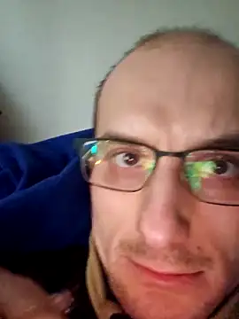 UpbeatXiphias online show from April 2026 03:39:02 PM