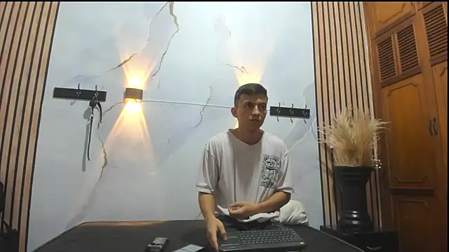 DilanAndKing online show from April 2026 12:43:01 PM