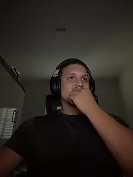 Rossi144Hzz online show from April 2026 07:00:01 PM