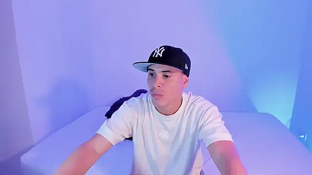 Snapshot of Axel__fierro chatting on April 2026 07:48:01 PM Axel fierro online show from April 2026 07:48:01 PM