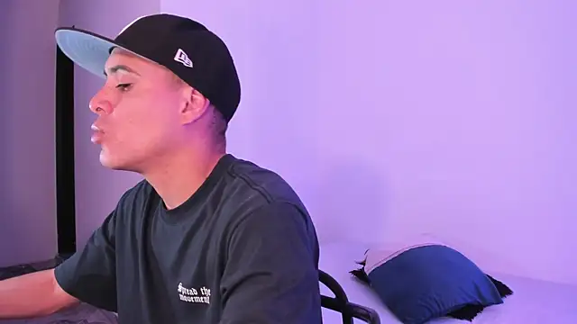 Snapshot of Axel__fierro chatting on April 2026 07:30:02 PM Axel fierro online show from April 2026 07:30:02 PM