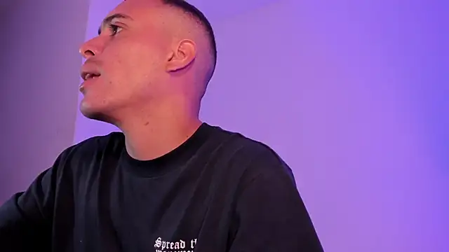 Snapshot of Axel__fierro chatting on April 2026 07:52:01 PM Axel fierro online show from April 2026 07:52:01 PM