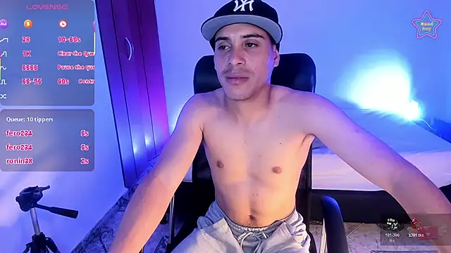 Snapshot of Axel__fierro chatting on April 2026 07:58:02 AM Axel fierro online show from April 2026 07:58:02 AM