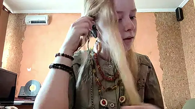 Snapshot of KateVibe_01 chatting on April 2026 11:22:02 PM KateVibe 01 online show from April 2026 11:22:02 PM