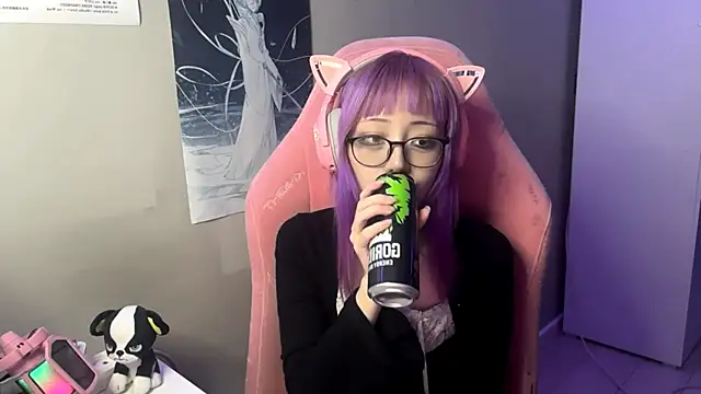 Snapshot of SaxonDibs chatting on April 2026 02:06:02 PM SaxonDibs online show from April 2026 02:06:02 PM