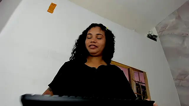 Snapshot of EllyBloom chatting on July 2026 01:51:02 PM EllyBloom online show from July 2026 01:51:02 PM