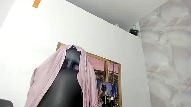 Snapshot of EllyBloom chatting on July 2026 01:28:02 PM EllyBloom online show from July 2026 01:28:02 PM