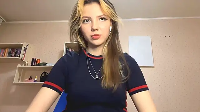 Snapshot of KeliVerde chatting on April 2026 06:13:02 PM KeliVerde online show from April 2026 06:13:02 PM