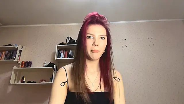 Snapshot of KeliVerde chatting on April 2026 04:02:02 PM KeliVerde online show from April 2026 04:02:02 PM