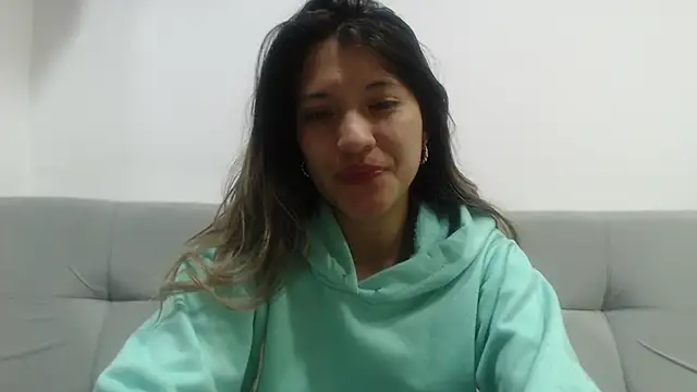 Snapshot of hannajonnes1 chatting on April 2026 01:00:02 AM hannajonnes1 online show from April 2026 01:00:02 AM