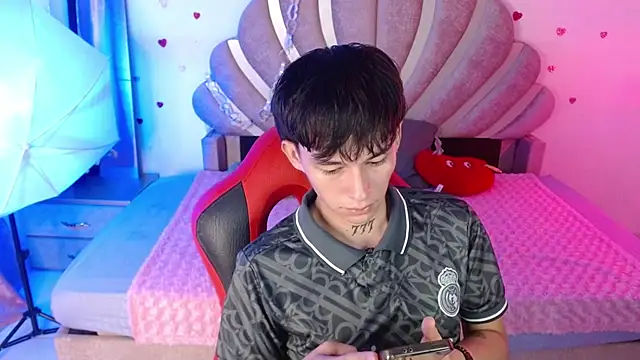 Snapshot of Marco_fox723 chatting on April 2026 05:57:01 PM Marco fox723 online show from April 2026 05:57:01 PM