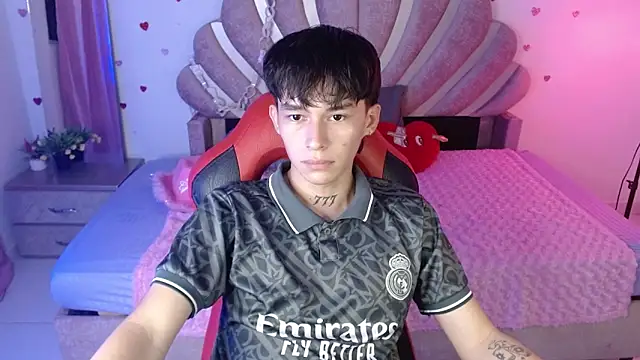 Snapshot of Marco_fox723 chatting on April 2026 05:28:01 PM Marco fox723 online show from April 2026 05:28:01 PM