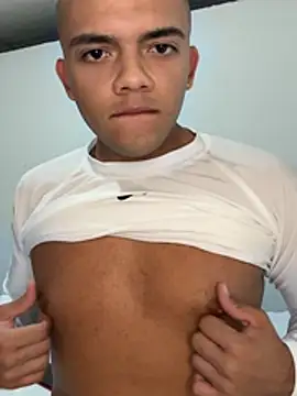 ThomasHornny online show from May 2026 05:01:02 AM