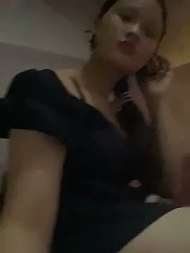 Snapshot of __Sunflower__ chatting on April 2026 02:06:01 PM Sunflower online show from April 2026 02:06:01 PM