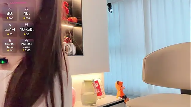 Snapshot of tingting-youu chatting on April 2026 10:32:01 AM tingting-youu online show from April 2026 10:32:01 AM