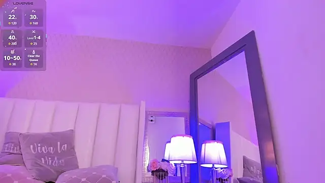 Snapshot of NinaCarter chatting on April 2026 06:19:01 AM NinaCarter online show from April 2026 06:19:01 AM