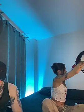 Snapshot of dream_party_4U chatting on April 2026 01:50:01 AM dream party 4U online show from April 2026 01:50:01 AM