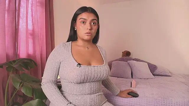 Snapshot of Addela_ chatting on April 2026 07:08:02 PM Addela online show from April 2026 07:08:02 PM