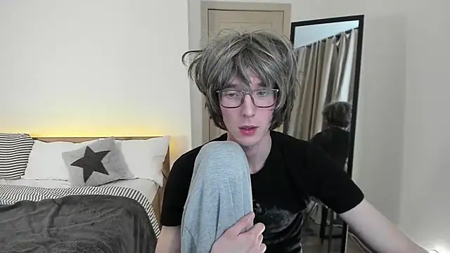 schizophrenic dog online show from April 2026 09:37:02 PM