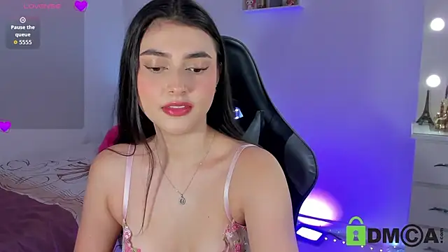 Snapshot of esmeralda_le chatting on June 2026 12:18:01 PM esmeralda le online show from June 2026 12:18:01 PM