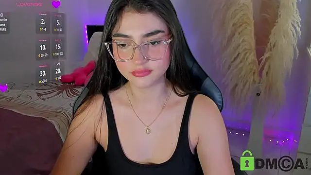 Snapshot of esmeralda_le chatting on July 2026 10:30:02 PM esmeralda le online show from July 2026 10:30:02 PM