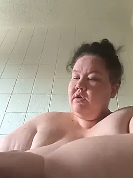 Snapshot of hisalphaqueen27 chatting on April 2026 05:06:01 PM hisalphaqueen27 online show from April 2026 05:06:01 PM