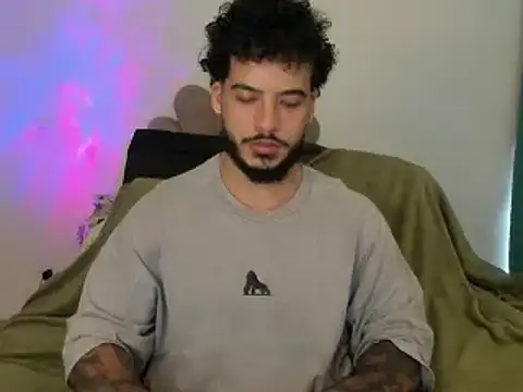 Snapshot of sinnei__ chatting on April 2026 12:43:01 PM sinnei online show from April 2026 12:43:01 PM