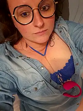 Snapshot of openstes14 chatting on April 2026 07:41:01 PM openstes14 online show from April 2026 07:41:01 PM