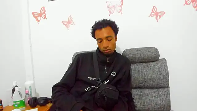 Snapshot of JustJaden chatting on April 2026 11:33:02 PM JustJaden online show from April 2026 11:33:02 PM