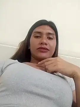 Snapshot of luna_veille chatting on May 2026 03:50:01 PM luna veille online show from May 2026 03:50:01 PM